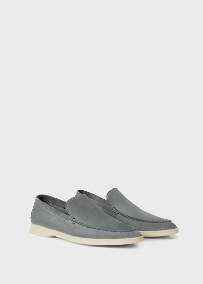 Summer Walk – Gull Gray